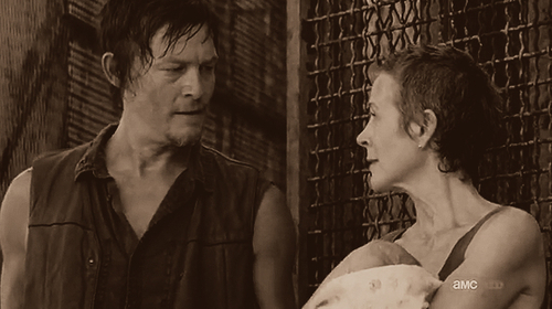 Carol and Daryl Walking Dead 3.07 When the Dead Come Knocking