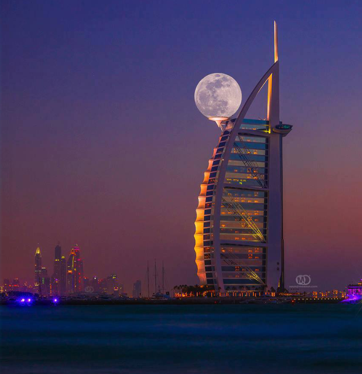 I see your supermoon shot, I raise you this supermoon shot in Dubai.. - Imgur