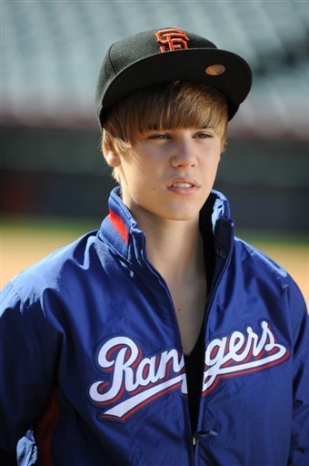 Justin Bieber baseball fail