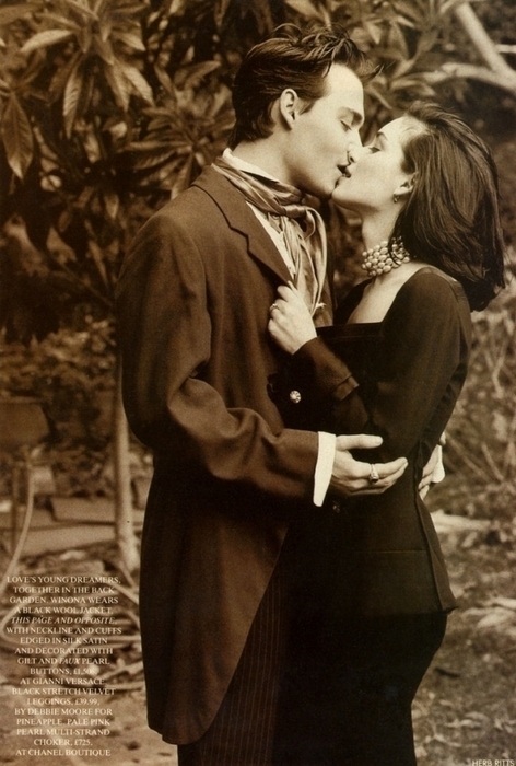 johnny depp winona ryder kiss gif