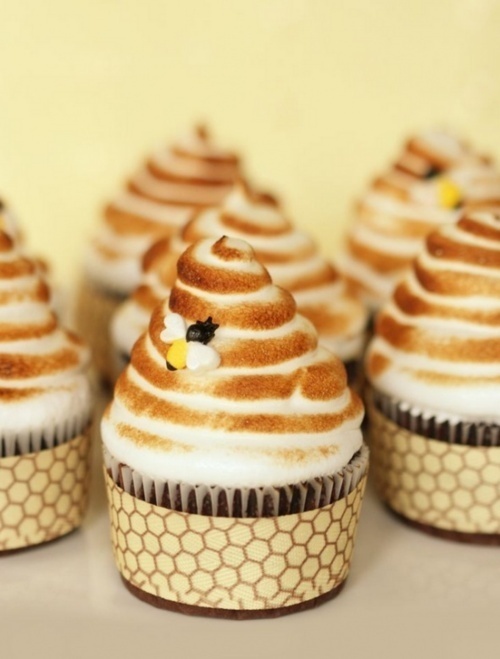 honeycomb beehive cupcakes